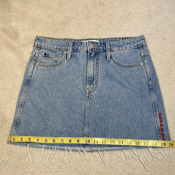 Denim Skirt CALVIN KLEIN JEANS Women's W27 4 Small Frayed Hem Light Wash Logo - Picture 9 of 12